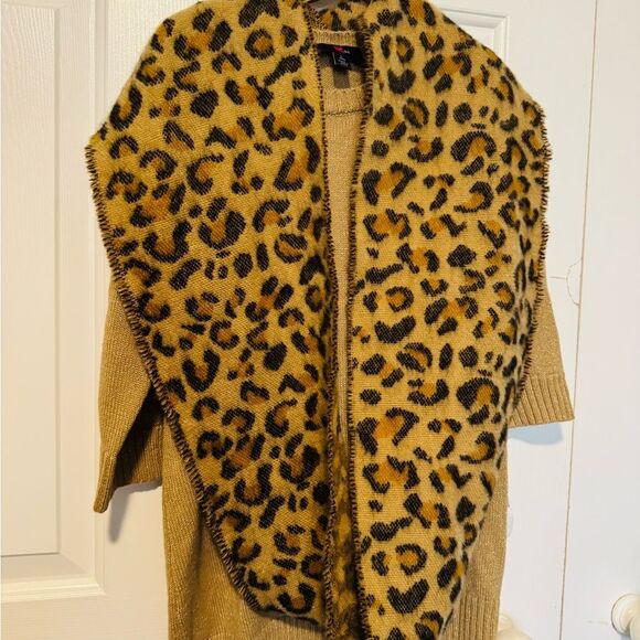 Iz Byer Other - Iz Byer Brown and Black Leopard Print Sweater